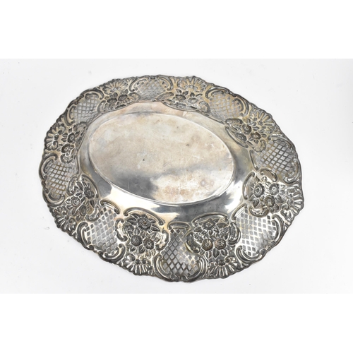 190 - A George V silver centre bowl, by George Nathan & Ridley Hayes, hallmarked Chester 1915, of oval sha... 