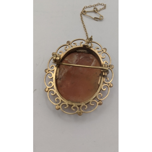 200 - A cameo brooch set in a 9ct yellow gold mount Location: C6
If there is no condition report shown, pl... 