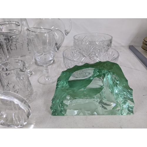 214 - Assorted glass and crystalware to include glass bowls, drinking glasses, Xavier - Czechoslovakian cr... 