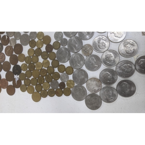 387 - A collection of mostly British coinage to include pre-1920 silver and pre-1949 coinage to include ha... 