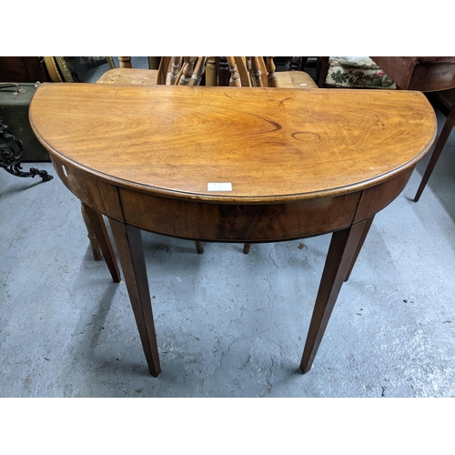 478 - A late Georgian/early Victorian mahogany corner wash stand with a Victorian white glazed wash jug an... 