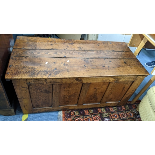 260 - A late 17th/early 18th century elm coffer, 52.5cm h x 118.5cm w
Location:A3F
If there is no conditio... 