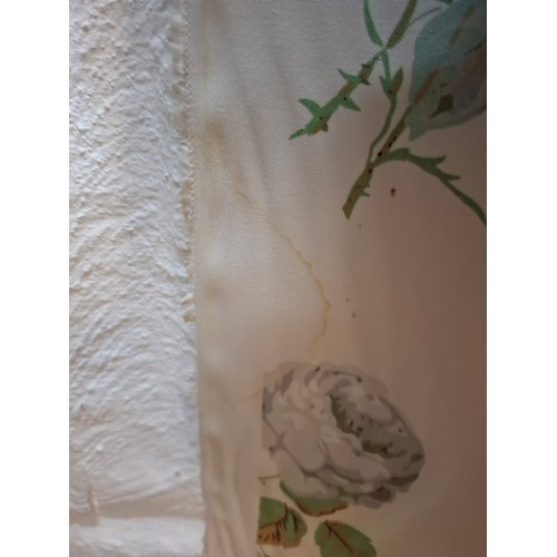 74 - Colefax & Fowler-A 1984 bolt of 'Bowood' cream chintz fabric A/F depicting wild white roses and gree... 