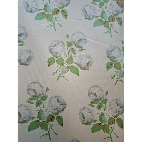 74 - Colefax & Fowler-A 1984 bolt of 'Bowood' cream chintz fabric A/F depicting wild white roses and gree... 