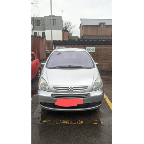 30A - A 2006 Citroen Xsara Picasso, automatic, MOT until 18/09/25, Log book present, mileage when catalogu... 