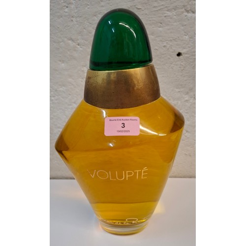 3 - Oscar de la Renta- A large Volupte display perfume bottle factice, approx 31cm high x 18cm wide, hav... 