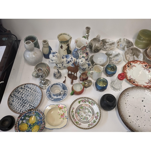 326 - A mixed lot of ceramics to include a Japanese part tea set, a Royal Doulton Isaac Walton ware. A Mas... 