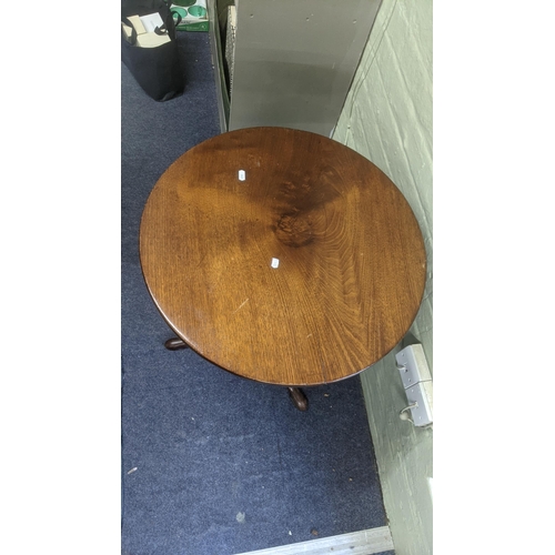 439 - A Georgian oak snap top occasional table on tripod legs
Location: RWB
If there is no condition repor... 