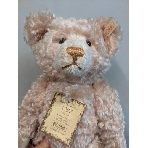 22 - A Steiff “British Collectors” limited edition of 3000 pieces 1997 Teddy Bear Rose 38, in original bo... 