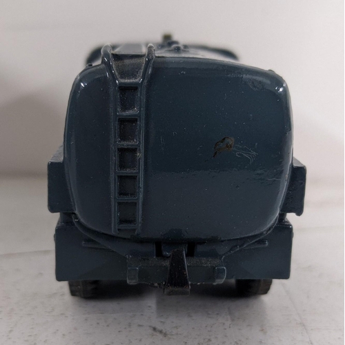 31 - A Dinky Supertoys 661 Recovery Tractor and a Dinky Supertoys 642 Pressure Refueller both boxed  
Loc... 
