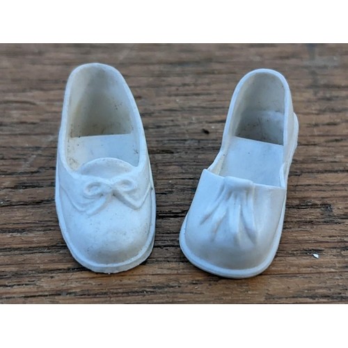 48 - Two 1970’s Sindy Dolls – A Marx Sindy ballerina in her outfit and (possibly) Miss Sindy in a 1973 Sp... 