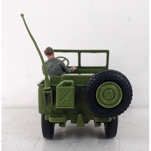 A Dinky No: 615 U.S. Jeep with 105mm Howitzer Gun finished in Green