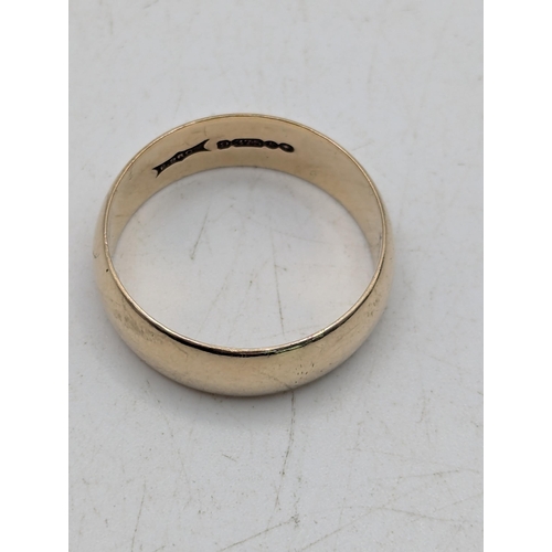 73 - A 9ct yellow gold gents wedding ring 6.1g size X 1/2 Location: R2
If there is no condition report sh... 