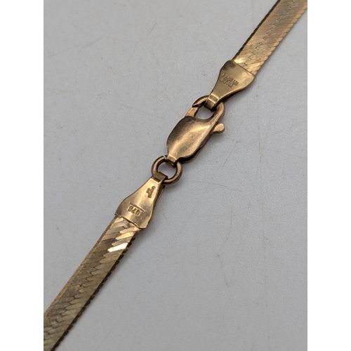 102 - A 9ct yellow gold herringbone woven link necklace, 5.5g
Location: C2
If there is no condition report... 