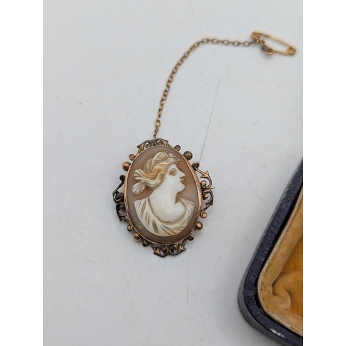 90 - A Victorian cameo brooch mounted in a 9ct gold frame
Location: C4
If there is no condition report sh... 