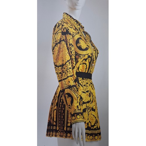 27 - Versace- 10 books/booklets to include 'Gianni Versace' by The Metropolitan Museum of Art together wi... 