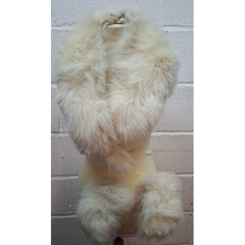 43 - A vintage arctic mink swing jacket with ¾ length flared sleeves, approx 36