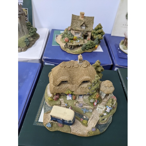 Eight Lilliput Lane buildings to include The First Noel, Two Pints ...