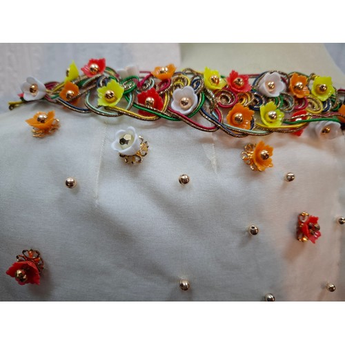 11 - Hardy Amies- A vintage cream sleeveless ball gown A/F approx 32