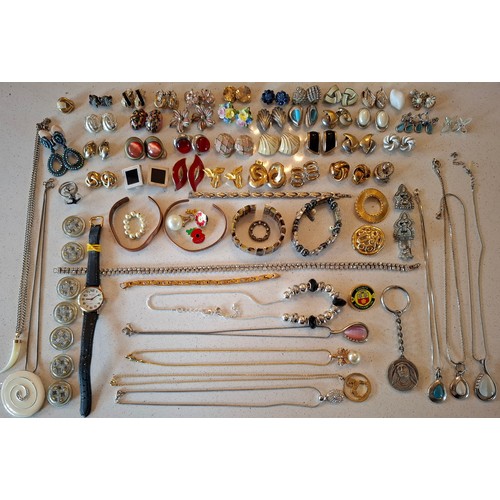 36 - Mixed vintage bead necklaces to include coloured stone, simulated pearl and an Aurora Borealis examp... 