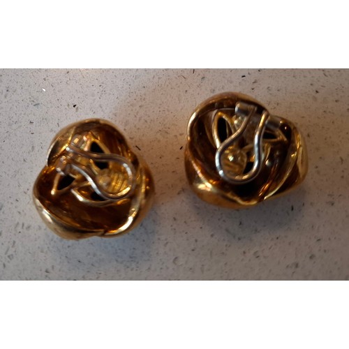 36 - Mixed vintage bead necklaces to include coloured stone, simulated pearl and an Aurora Borealis examp... 