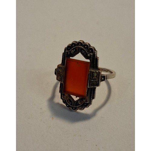 54 - A small quantity of silver and white metal jewellery to include a diamond shaped brooch stamped 800,... 