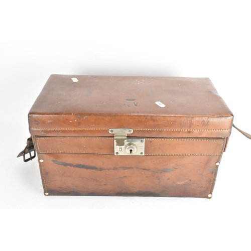179 - An early 20th century Drew & Sons Picadilly Circus 'En Route' picnic set,  in a brown leather travel... 