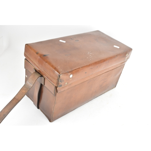 179 - An early 20th century Drew & Sons Picadilly Circus 'En Route' picnic set,  in a brown leather travel... 