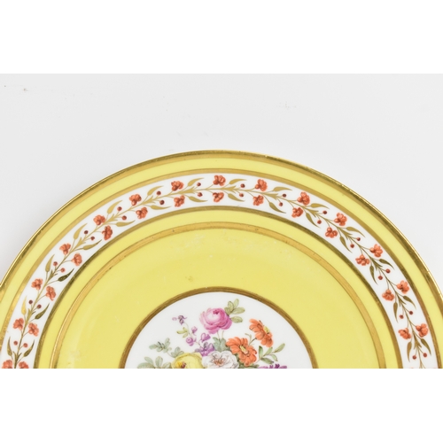 181 - An early 19th century Sèvres yellow-ground plate from a service given by Napoleon I to the comte de ... 