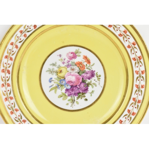 181 - An early 19th century Sèvres yellow-ground plate from a service given by Napoleon I to the comte de ... 