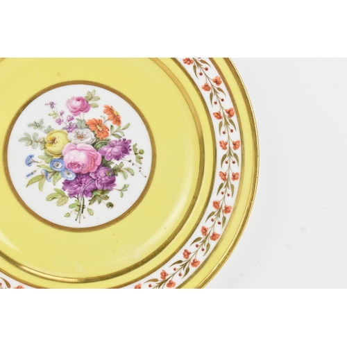 181 - An early 19th century Sèvres yellow-ground plate from a service given by Napoleon I to the comte de ... 