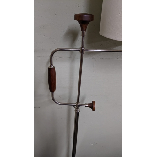 75 - A mid 20th century David Linley telescopic and adjustable 'Brace' floor lamp, chrome and walnut, wit... 