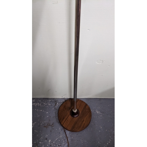 75 - A mid 20th century David Linley telescopic and adjustable 'Brace' floor lamp, chrome and walnut, wit... 