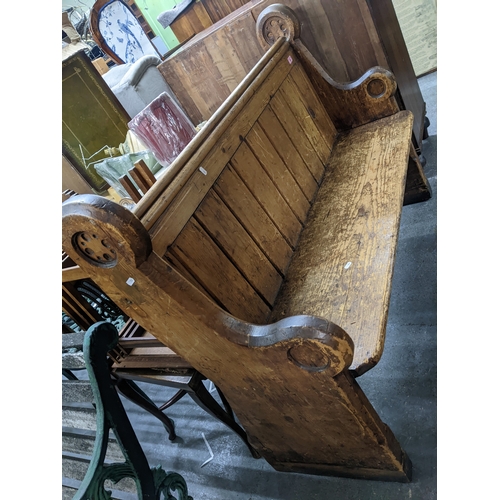 34 - A 19th century pitch pine church pew 104cm x 134cm x 45cm Location: GL
If there is no condition repo... 