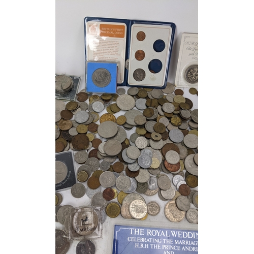 37 - Mixed World Coins - to include George IV, Victoria and later Halfcrowns, Shillings, Sixpence and Thr... 