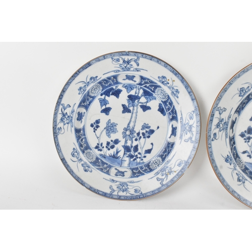 24 - A group of three Chinese export blue and white porcelain dishes, Qing dynasty, Yongzheng to early Qi... 