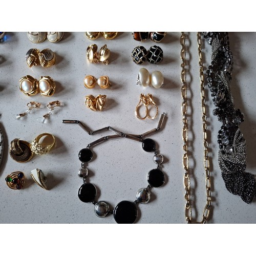 56 - Late 20th Century costume jewellery to include a Swedish Wege Tenn pewter necklace, 2 pairs of 1980'... 