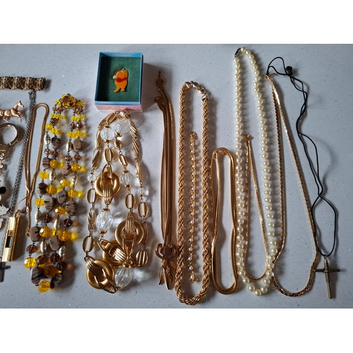 57 - Late 20th Century costume jewellery to include a pair of Grosse gold tone clip on earrings, a pair o... 