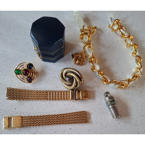 26 - Balenciaga and Escada -A quantity of late 20th Century costume jewellery to include a pair of Balenc... 
