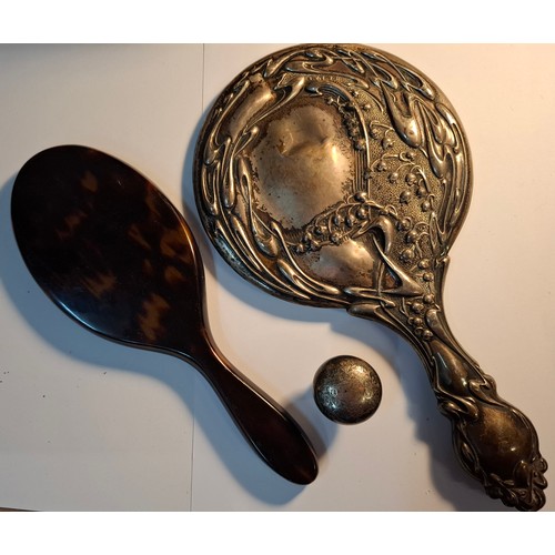 50 - A quantity of compacts to include Kigu, 2 silver topped glass scent bottles, a mother of pearl manic... 