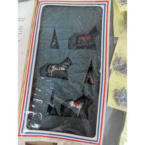 A collection of vintage lead model soldiers and others Location: 3-2 If ...