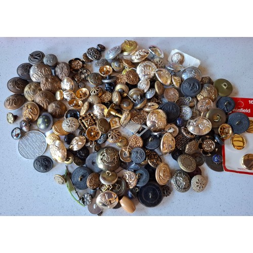 38 - Vintage brooches and clips to include 3 micro mosaic examples, mid 20th Century Rosita plastic brooc... 