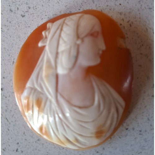 34 - Vintage costume jewellery to include a rolled gold engraved and hinged bangle and 2 other yellow met... 