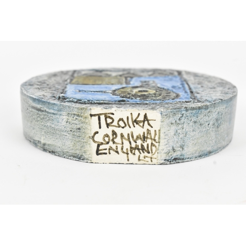 5 - A small Troika pottery wheel vase, designed by Linda Taylor, circa 1970s, of circular form with text... 