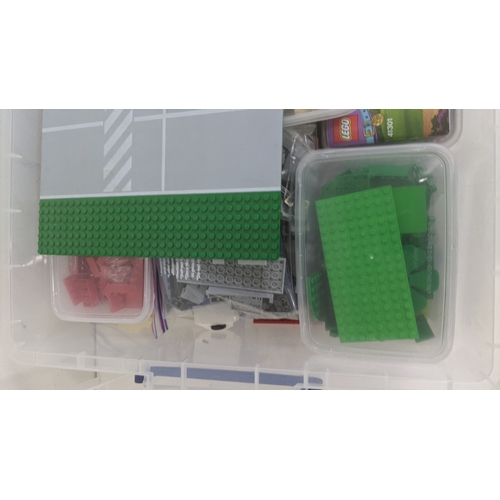 213 - Mixed Lego pieces to include colour co-ordinated bricks, vehicle parts, bases and other items
Locati... 