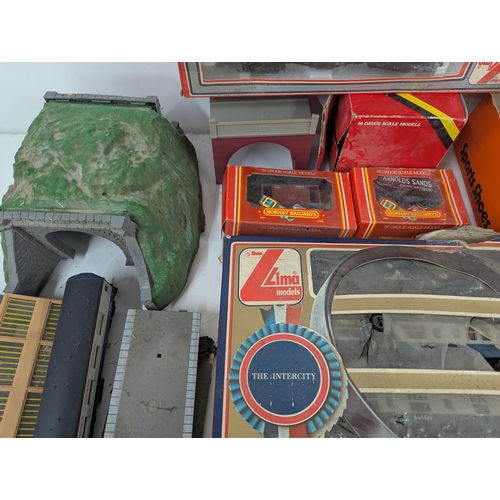 283 - Model Railway to include double 00 gauge Lima, Hornby; air fix to include locomotives, wagons track ... 