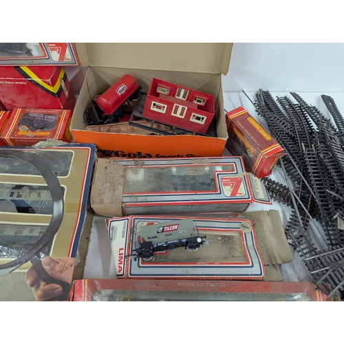 283 - Model Railway to include double 00 gauge Lima, Hornby; air fix to include locomotives, wagons track ... 
