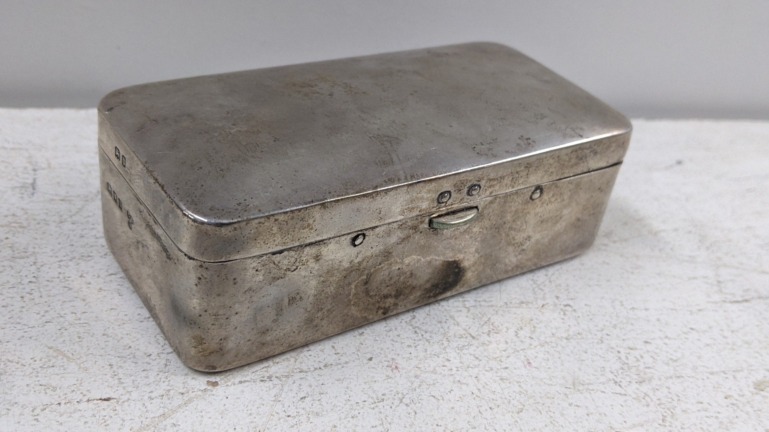 A George V Valet razor in a fitted silver case, hallmarked London 1919 ...