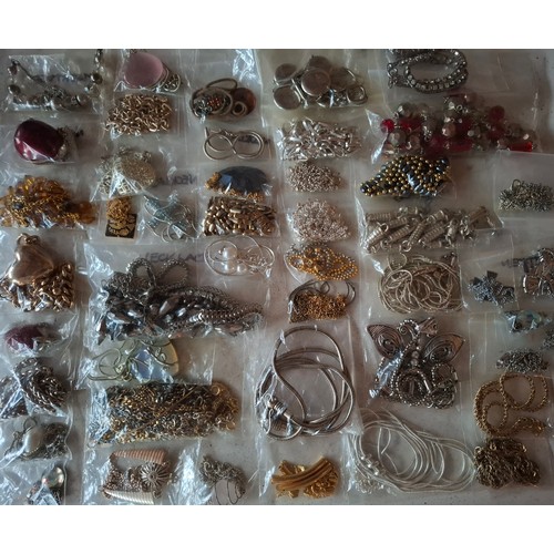 40 - Late 20th Century costume jewellery comprising gold tone necklaces to include Napier, mixed earrings... 