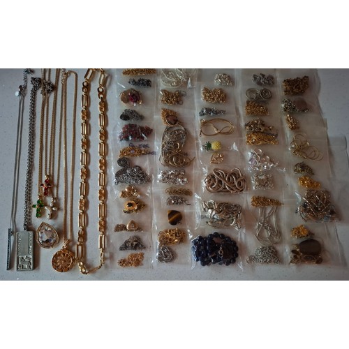 40 - Late 20th Century costume jewellery comprising gold tone necklaces to include Napier, mixed earrings... 